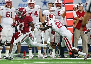 Kenyan Drake goes the distance in the 4th quarter against Wisconsin